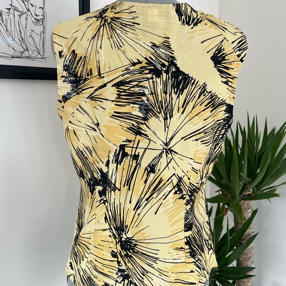 Carolina Herrera Yellow and Black Ruffled Sleeveless Blouse - Picture 3 of 4